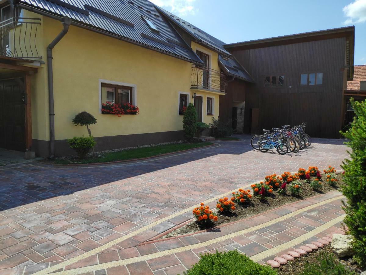 Domcek Janina Apartment Sucha Hora ภายนอก รูปภาพ